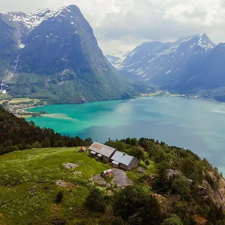 Vollsnes בית הארחה 4*